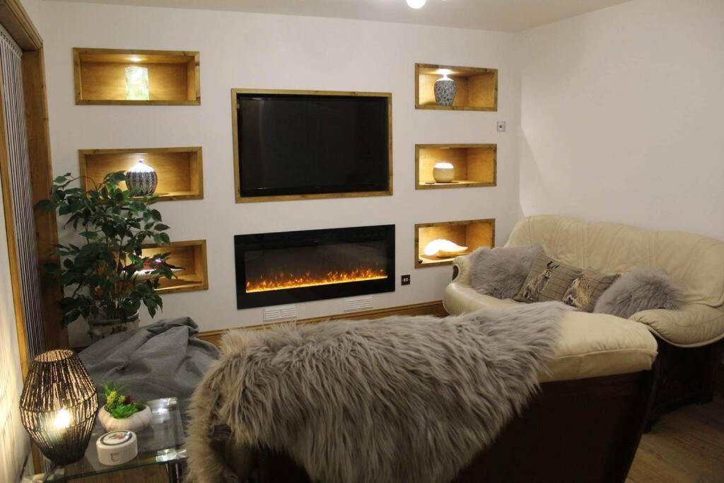3 Bedroom Terrace Holiday Home Грейт-Торрингтон Экстерьер фото